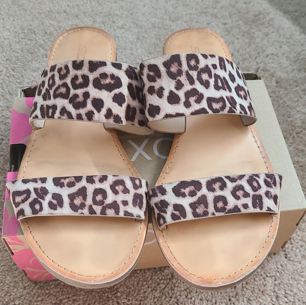 Soda Sandals Size 8 1/2